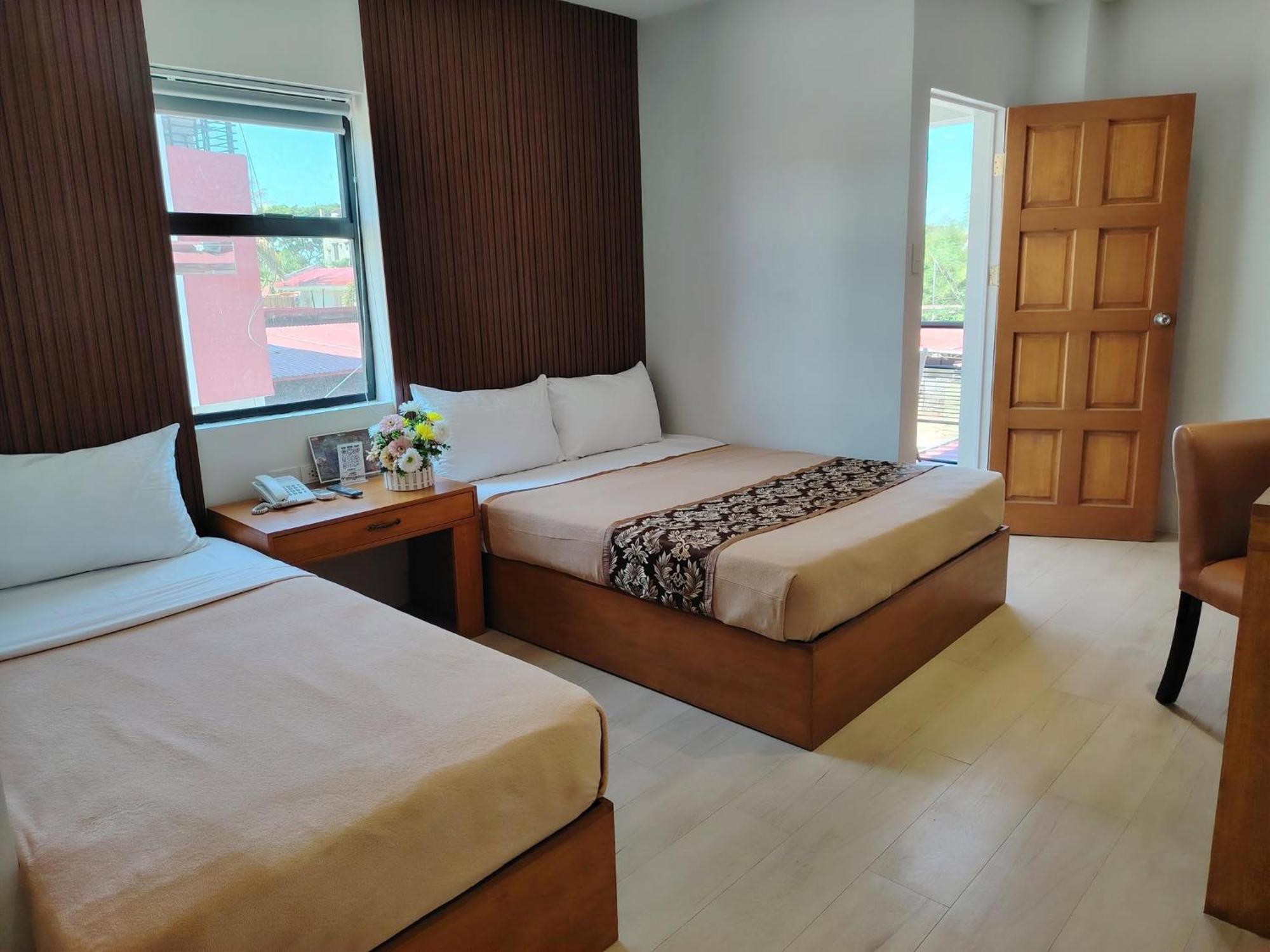 Hotel Carmelita Tuguegarao City Exterior foto
